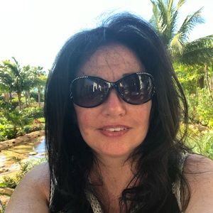 Meet your Posher, Suzanne
